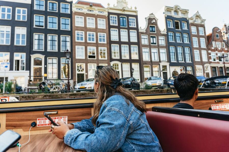 Amsterdam: City Centre Canal Cruise & Free Flower Cocktail - Is $19 good value?