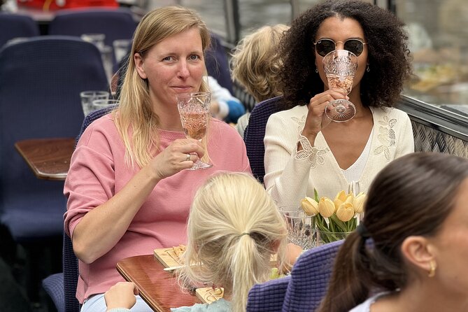 Amsterdam Classic Canal Cruise with Live Guide and Open Bar - Key points to know before booking