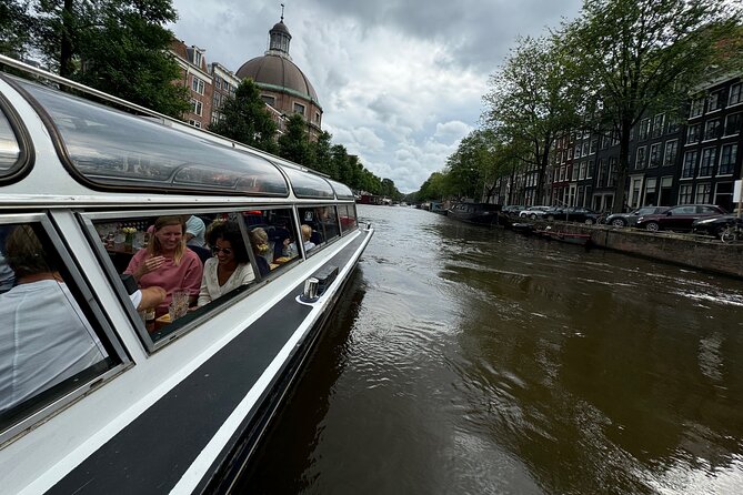 Amsterdam Classic Canal Cruise with Live Guide and Open Bar - Why Amsterdam makes sense from the water