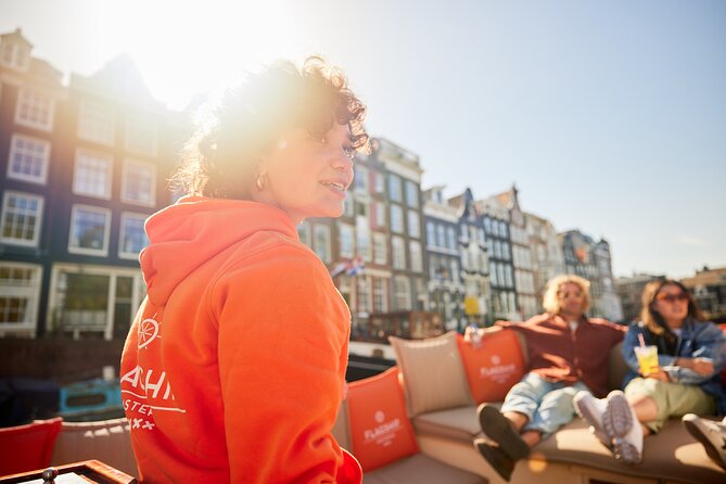 Amsterdam Classic Saloon Boat Canal Cruise with Live Guide - Why Amsterdam’s houses lean toward the canal