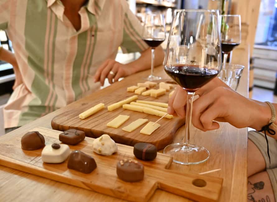 Amsterdam: Food Tour with Drinks by Spui, Canals and Jordaan - Key points at a glance