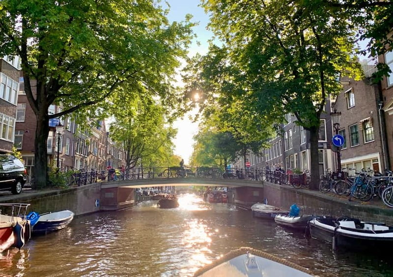 Amsterdam: German Canal Cruise with Unlimited Drinks Option - Starting beside the Sea Palace