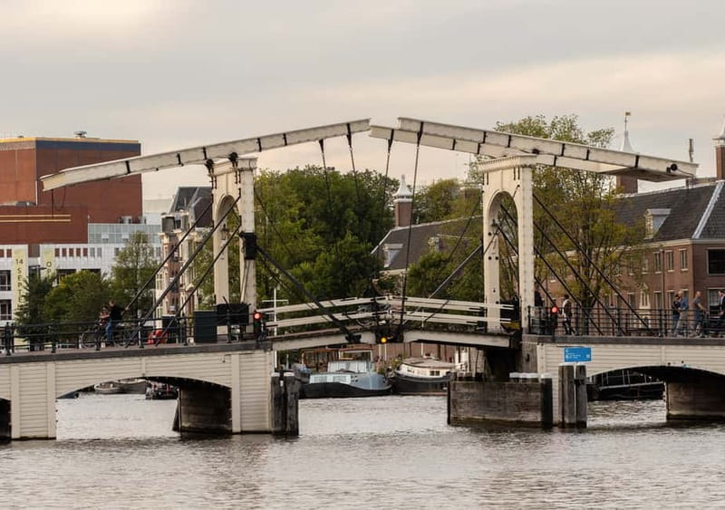 Amsterdam: German Canal Cruise with Unlimited Drinks Option - What the one-hour timing means
