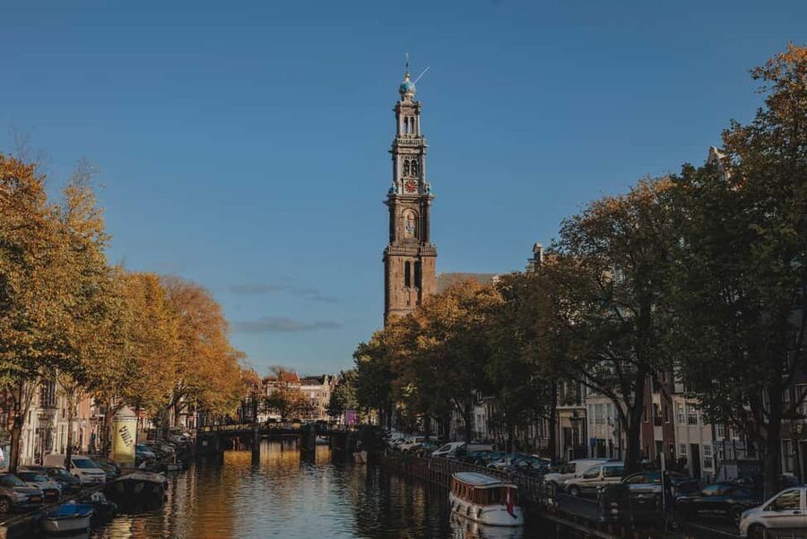 Amsterdam: Heated Canal Cruise with Unlimited Drinks & Bite - Choosing the unlimited drinks option