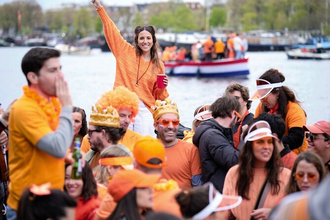 Amsterdam King’s Day Boat Party with Unlimited Drinks 2026 - What happens during the 90-minute cruise