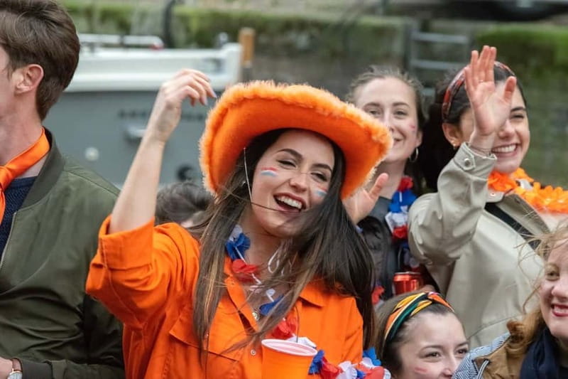 Amsterdam: Kings Day Boat Party with Unlimited Drinks - What the unlimited drinks really mean