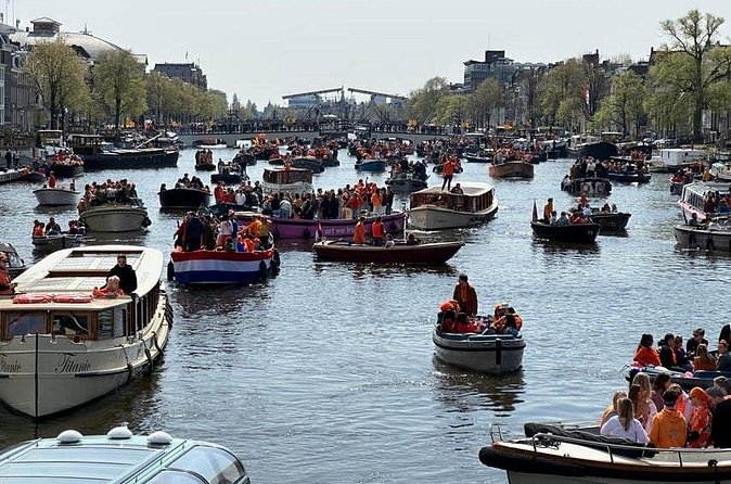 Amsterdam: Kingsday Party Cruise including Drinks - The former VOC ship and the best photo moments