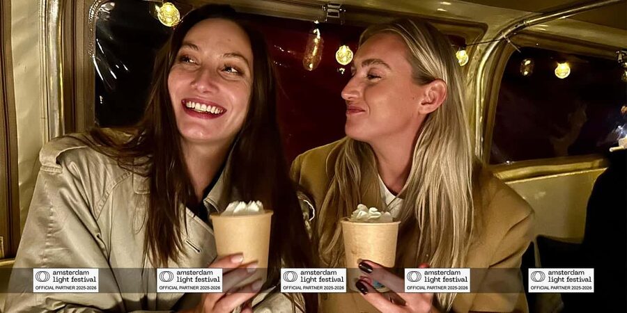 Amsterdam: Light Festival Boat+Unlimit.Drinks & Snack Option - The electric boat and the winter setup