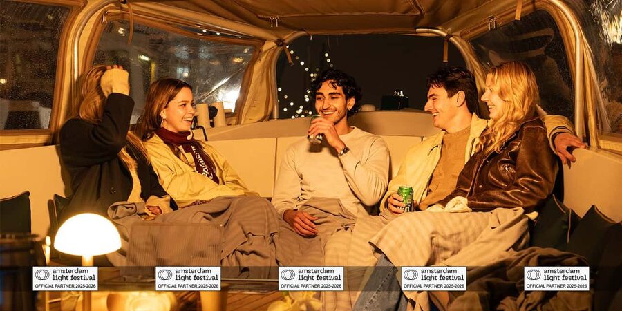 Amsterdam: Light Festival Boat+Unlimit.Drinks & Snack Option - What the guide adds to the light installations