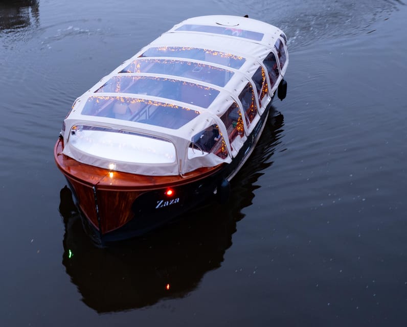 Amsterdam: Light Festival Heated Cruise & Unlimited Drinks! - The 75-minute route through the Grachtengordel