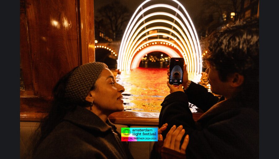 Amsterdam: Light Festival Heated Cruise w/ Drinks & Snacks - Why the Light Festival works so well from a boat