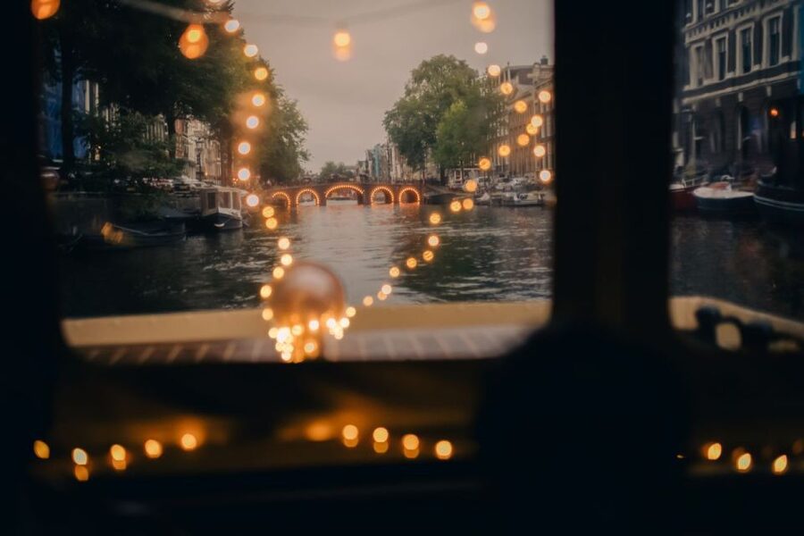 Amsterdam: Light Festival Heated Cruise w/ Drinks & Snacks - Brouwersgracht and Haarlemmersluis