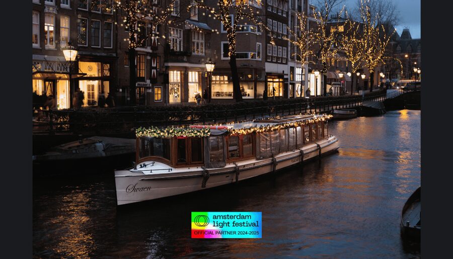 Amsterdam: Light Festival Heated Cruise w/ Drinks & Snacks - Comfort, photos, and the covered boat