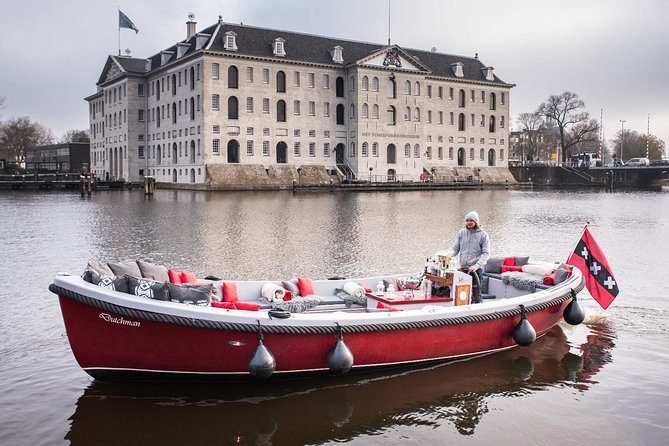 Amsterdam Light Festival: Saloon Boat Cruise + Hot Drinks & Bite - Crowding, capacity, and delays