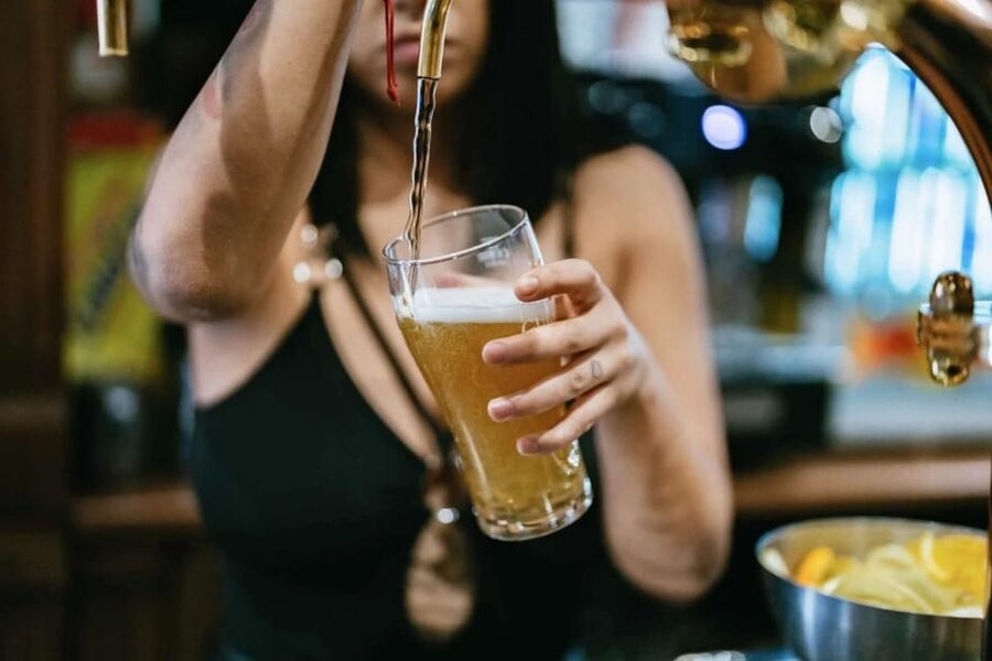 Amsterdam: Ludwig's Red Light Pub Crawl with VIP Club Entry - Finishing with VIP club entry