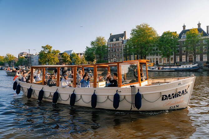 Amsterdam: Luxury Boat Cruise Unlimited Cocktails, Beers & Wines - The difference between a sightseeing cruise and a party cruise