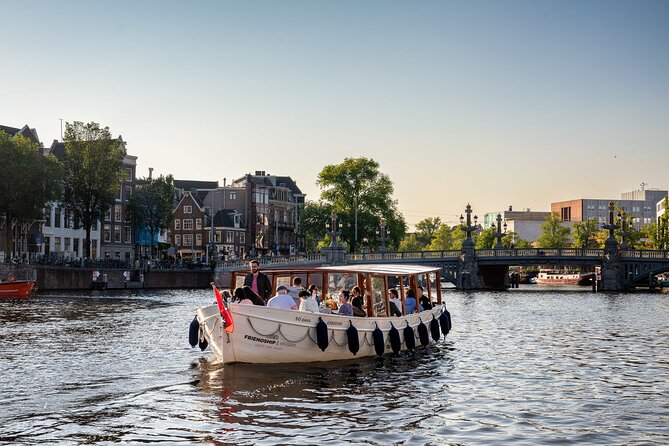 Amsterdam: Luxury Boat Cruise Unlimited Cocktails, Beers & Wines - What the open bar really includes