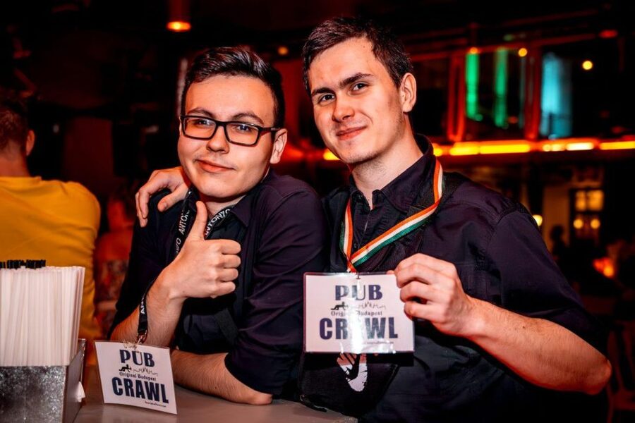 Amsterdam: Original Pub Crawl Party with VIP Entrance - Key points at a glance