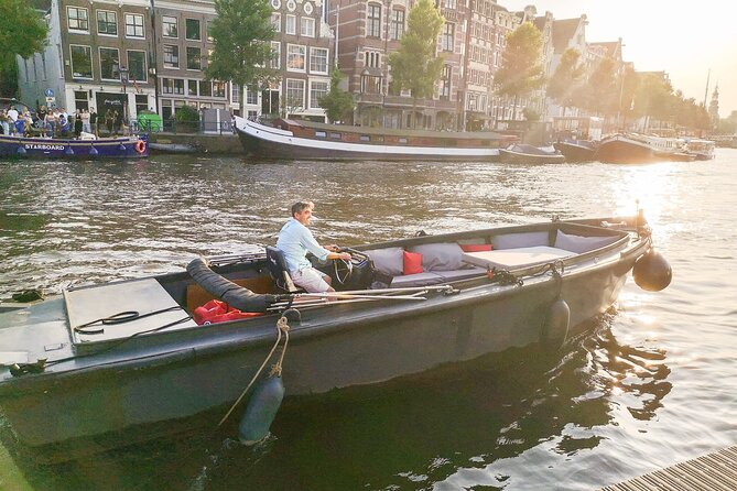 Amsterdam Private Boat Tour With Drinks - EN ES FR - Key points to know before booking