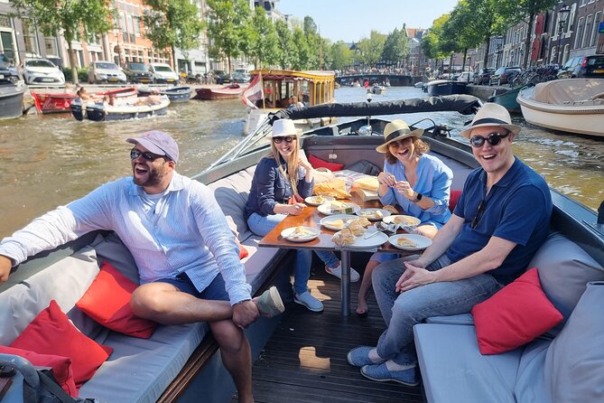 Amsterdam Private Boat Tour With Drinks - EN ES FR - Why the Amsterdam canals are worth seeing by boat