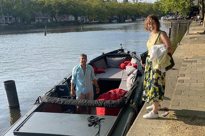 Amsterdam Private Boat Tour With Drinks - EN ES FR - Magere Brug and a classic Amsterdam photo