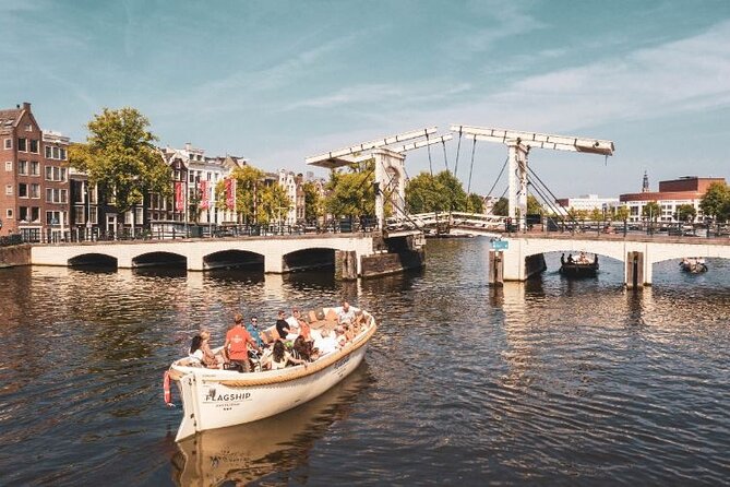 Amsterdam Private Boat Trip with Pizza and Unlimited Drinks - Who should book this canal cruise?
