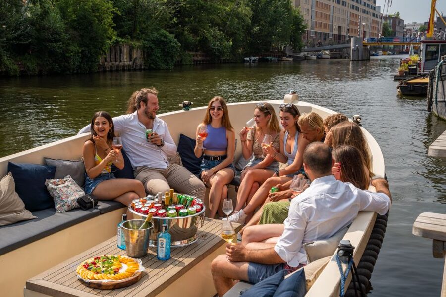 Amsterdam: Private Canal Booze Cruise with Unlimited Drinks - Herengracht and the grandest stretch of the ride