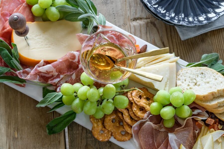 Amsterdam: Private Cruise with Drinks & Optional Snacks - Why the two-hour option may be worth choosing