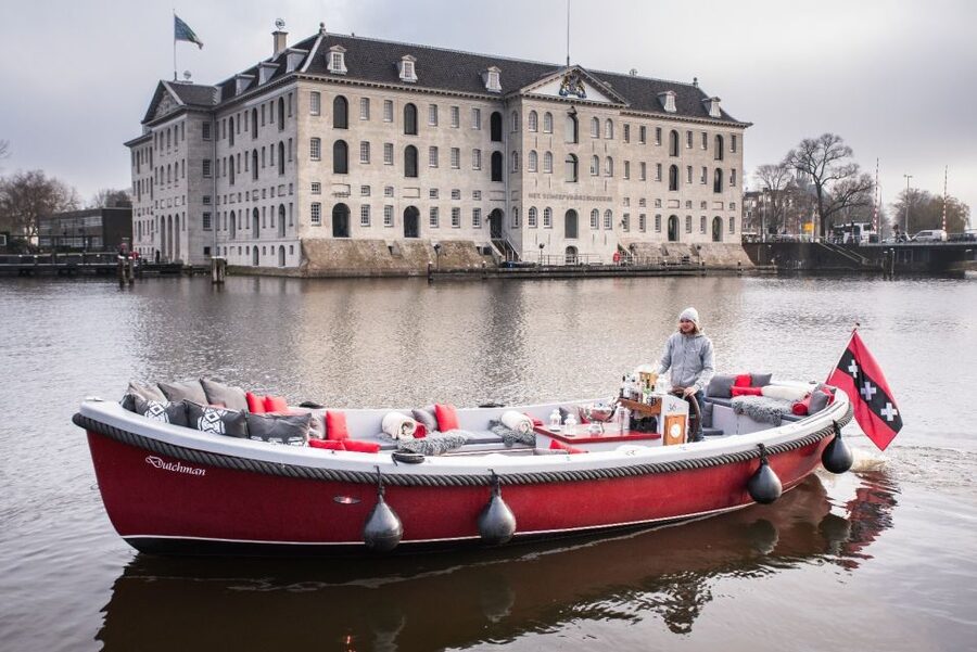 Amsterdam: Private Cruise with Drinks & Pizza or Burger - A private boat changes the Amsterdam canal experience