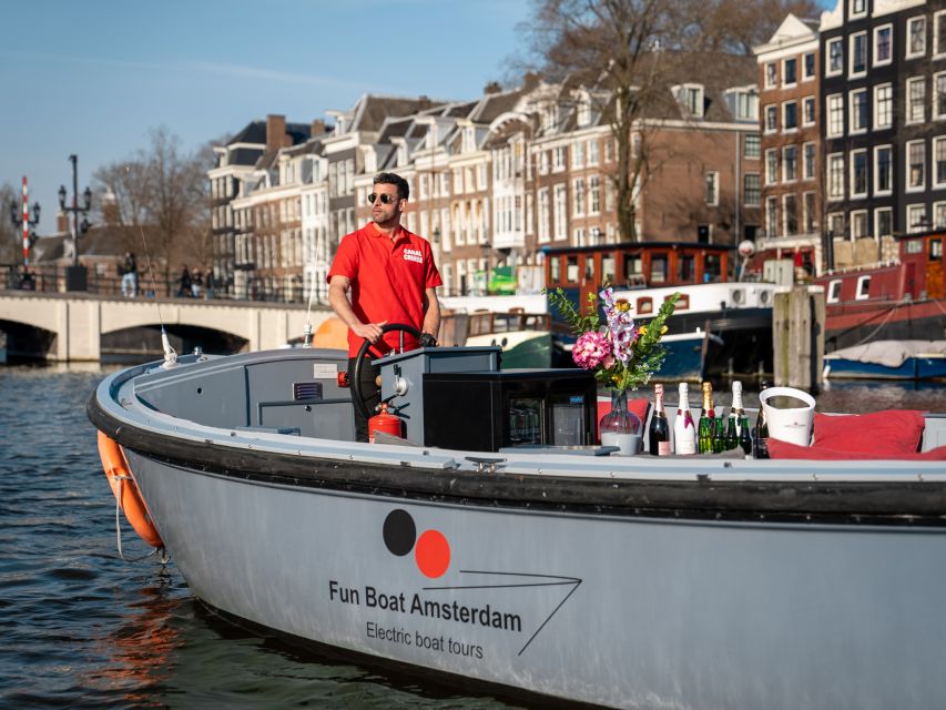 Amsterdam: Private Luxury Cruise with Drinks & Silent Disco - What the 90-minute cruise is really like