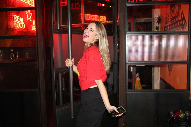 Amsterdam Red Light District Pub Crawl - Red Light Bar: keeping the group together