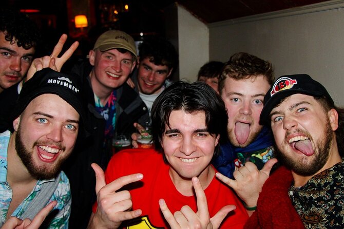 Amsterdam Red Light District Pub Crawl - Is it comfortable for solo women and older couples?