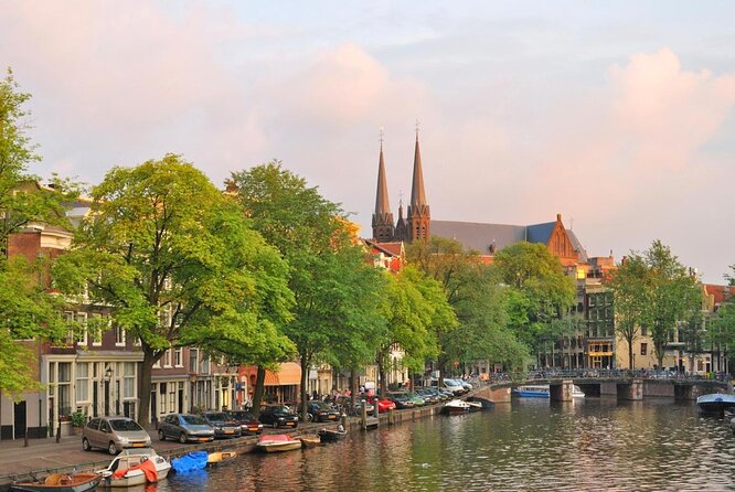 Amsterdam: Saloon Boat Cruise + Unlimited Drinks & Bite option - Key points to know before booking