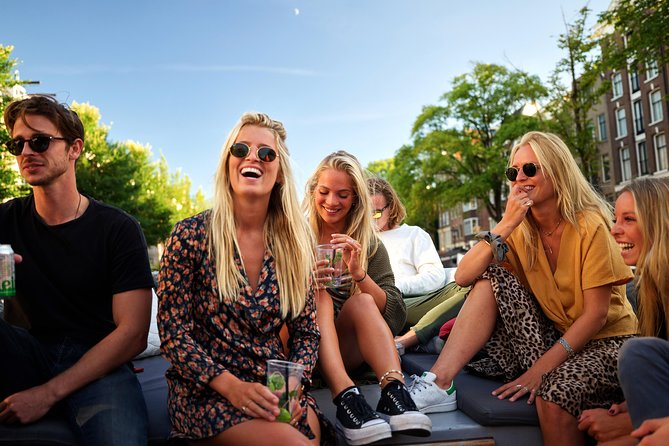 Amsterdam: Saloon Boat Cruise + Unlimited Drinks & Bite option - The drinks choice, explained carefully