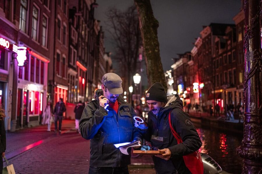Amsterdam: Self-guided Red Light District Pub Crawl Mystery - Finishing at Brouwerij De Prael near Central Station