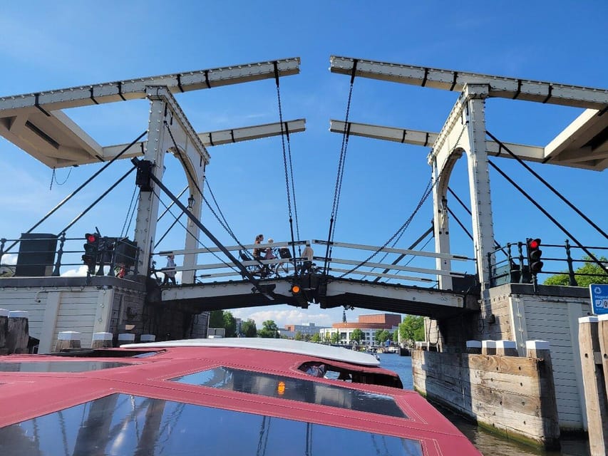 Amsterdam: Small-Group Canal Cruise incl. Drinks and Snacks - Who will enjoy this Amsterdam cruise most