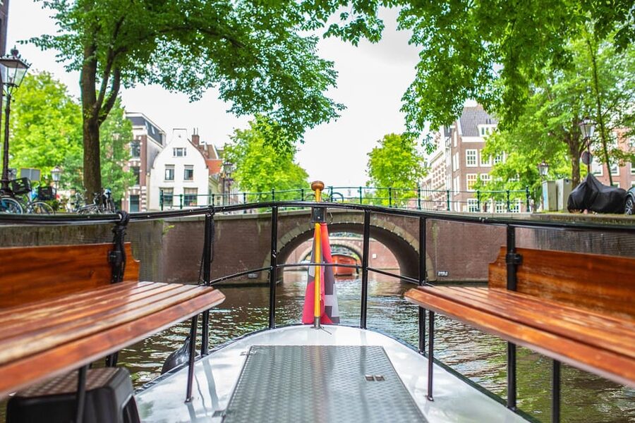 Amsterdam: Small-Group Canal Cruise incl. Drinks and Snacks - What you actually get for $85