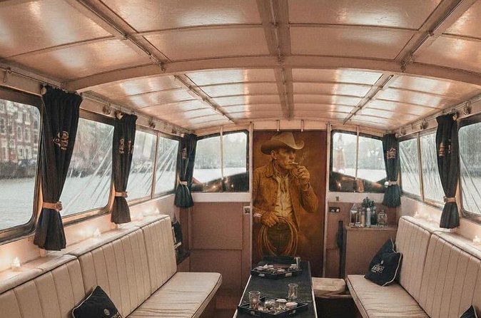 Amsterdam Smoke Friendly Cruise with drinks option & local guide - How good is the guiding?