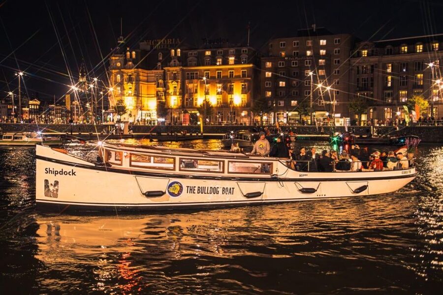 Amsterdam: The Bulldog Boat Smoke and Booze Cruise - Who will enjoy this cruise most?
