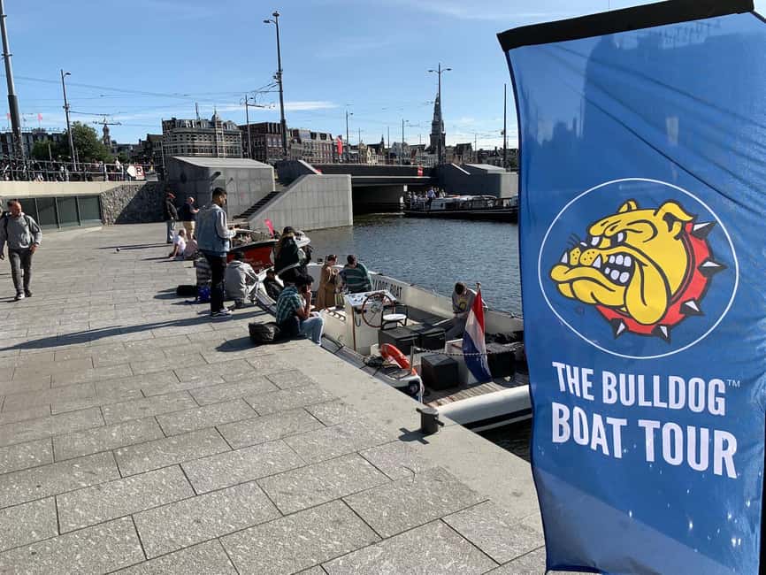 Amsterdam: The Bulldog Boat Smoke and Booze Cruise - A smoke-friendly hour on Amsterdam’s canals