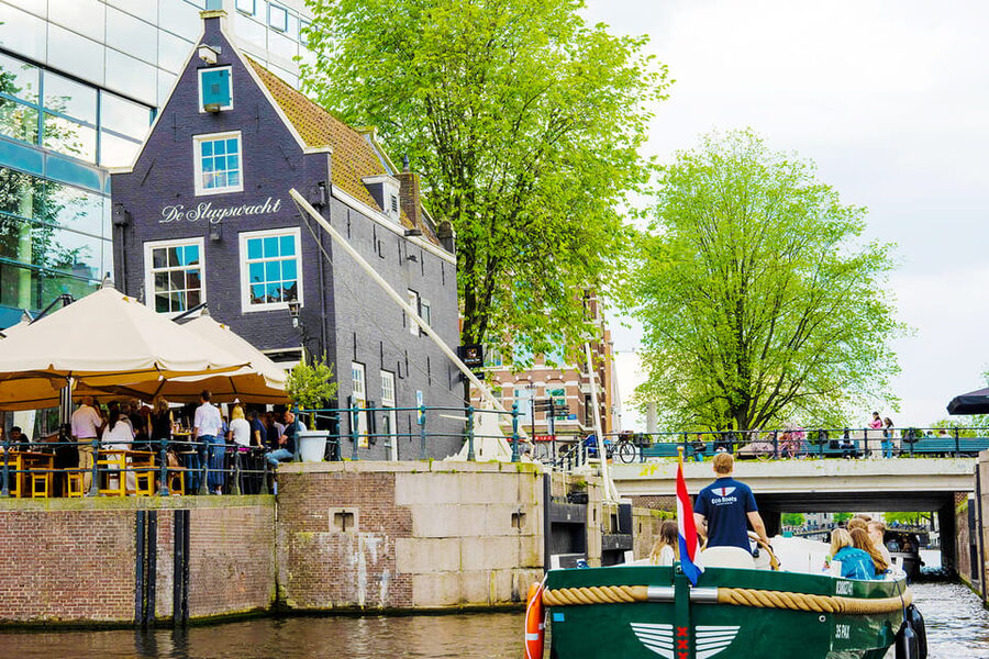 Amsterdam: The Newest Canal Cruise with Drink Option - Is $18 good value for one hour?