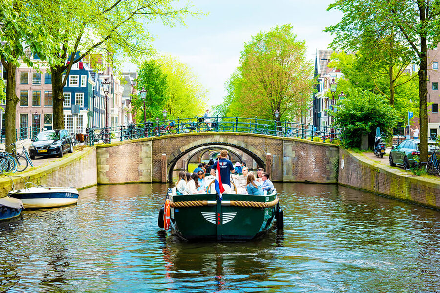 Amsterdam: The Newest Canal Cruise with Drink Option - What the guide and digital booklet add