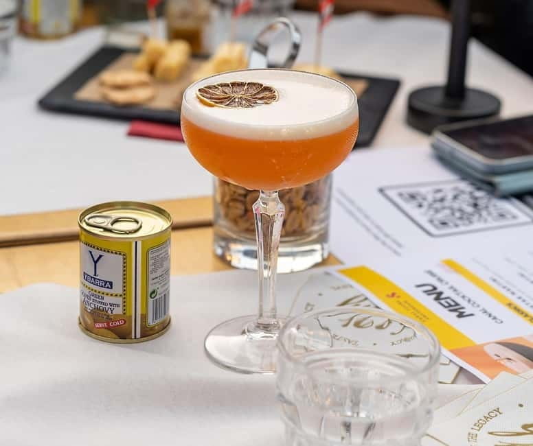 Amsterdam: Unlimited Cocktails Cruise on the Canals - The route from Damrak to the canal belt