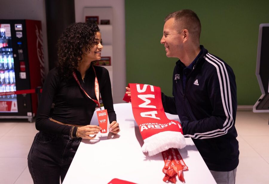 Amsterdam: VIP Johan Cruijff ArenA Tour with Drink and Scarf - Booking details that affect your day