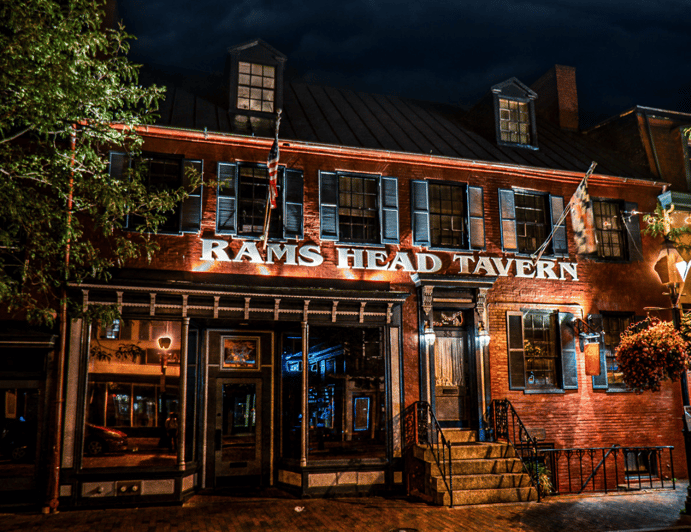 Annapolis Ghosts: Spirits & Spirits Haunted Pub Crawl - Why this Annapolis ghost walk works