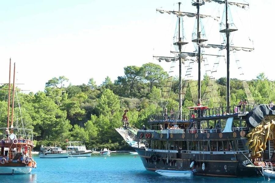 Antalya/Kemer: Pirate Party Boat Trip w/Lunch incl. Transfer - A full day from Kemer Marina