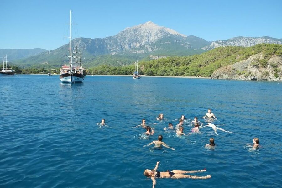 Antalya/Kemer: Pirate Party Boat Trip w/Lunch incl. Transfer - The pirate boat atmosphere