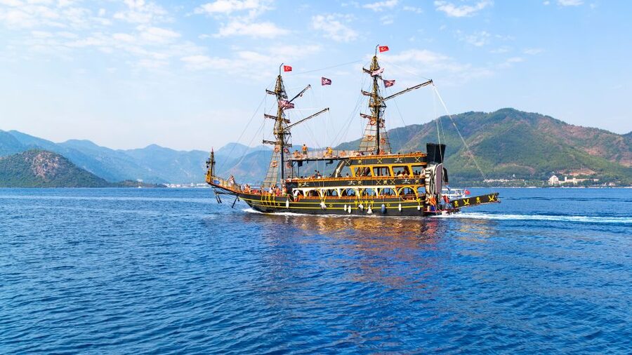 Antalya/Kemer: Pirate Party Boat Trip w/Lunch incl. Transfer - Who will get the most from this outing