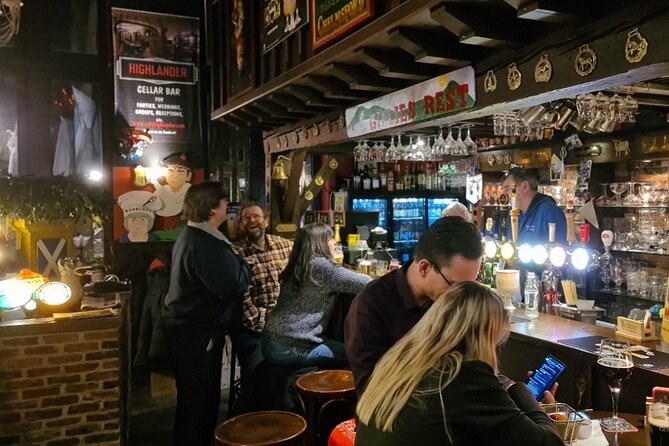 Antwerp Pub Crawl - Thirty minutes with beer and whisky at The Highlander