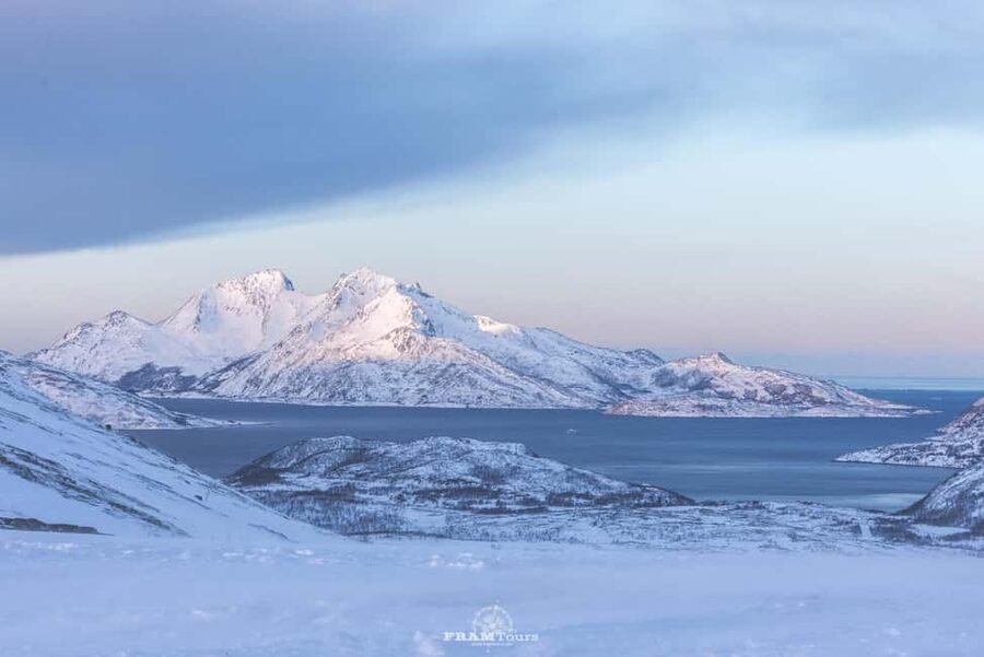 Arctic hike on Kvaløya Island with drinks and snacks - Is the $165 price fair?